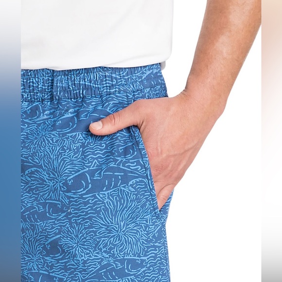 New 7 Inch Tonal Printed Jetty Shorts - Picture 2 of 5
